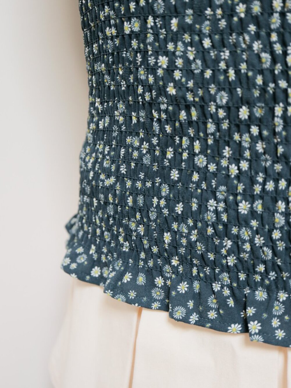 Teal Daisy Print Ruffle Sleeveless Tank Top, Smocked Stretchy Summer Cottagecore - Picture 3 of 7
